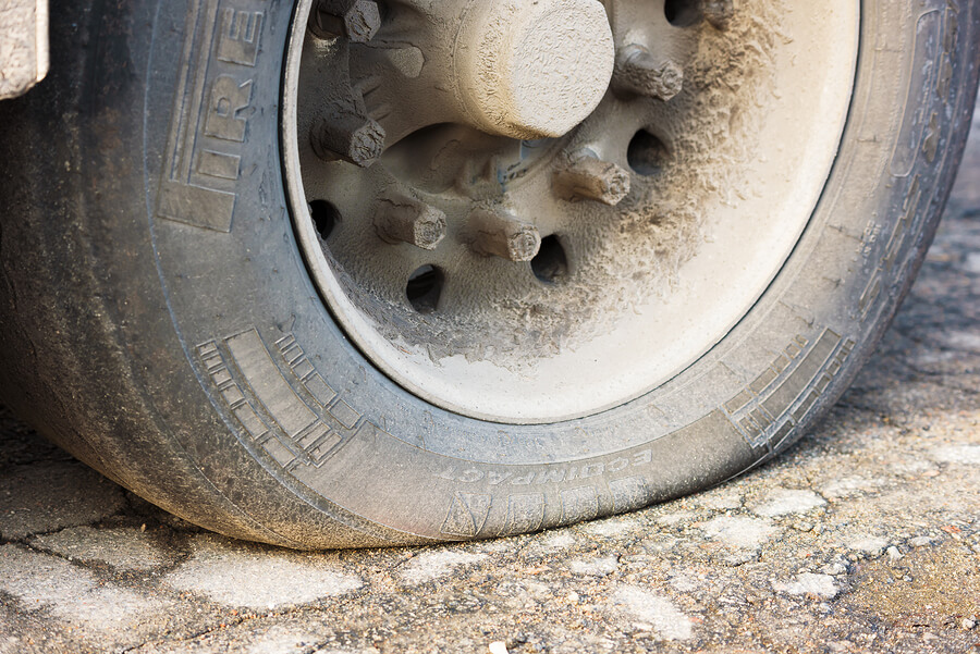 Minnesota Trucking Accident Attorney | Truck Accident caused by Flat Tire