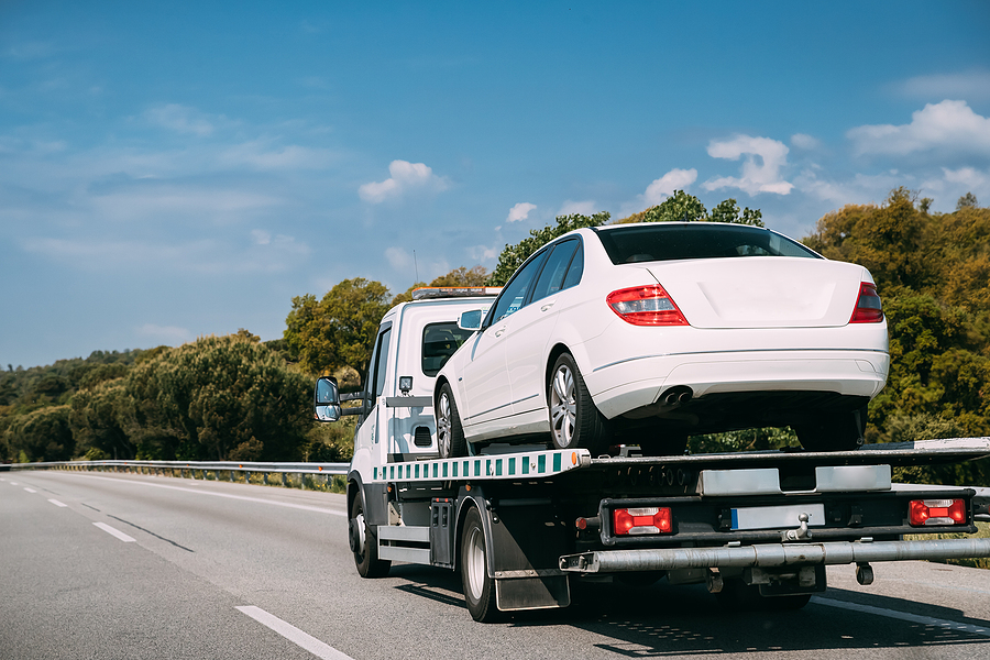 Dangers of a Tow Truck Accident - The Trucking Lawyers - Penn Kestner and Mcewen Personal Injury Attorneys